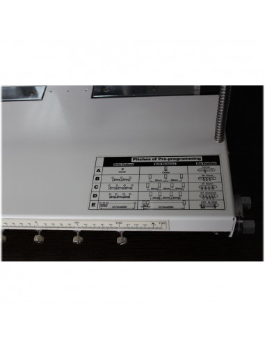 Echipament electric profesional de gaurit hartia cu 1 burghiu Echipament electric profesional de gaurit hartia cu 1 burghiu