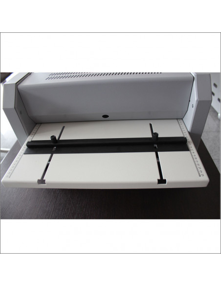 Echipament de biguit si microperforat cu actionare electrica