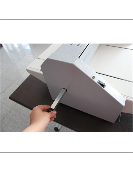 Echipament de biguit si microperforat cu actionare electrica