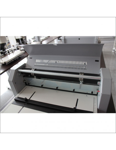 Echipament de biguit si microperforat cu actionare electrica