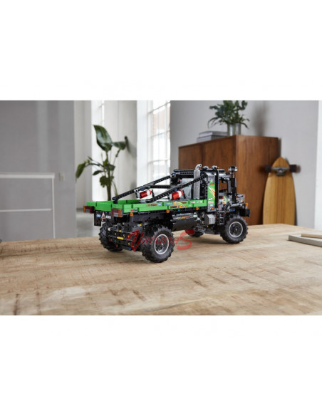 LEGO Technic Camion de testari 4x4 Mercedes-Benz Zetros,42129