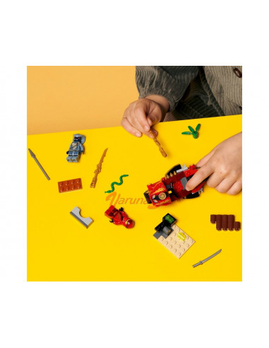 LEGO NINJAGO Legacy Motocicleta Blade a lui Kai,71734