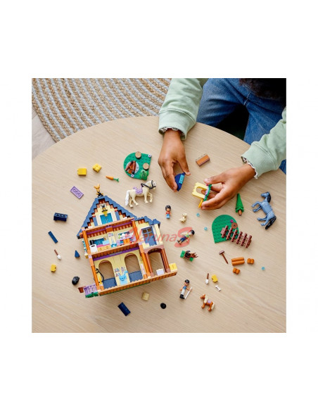 LEGO Friends Centrul de echitatie din padure,41683