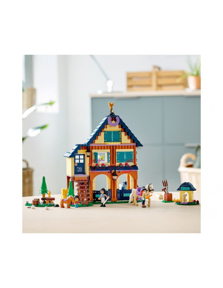 LEGO Friends Centrul de echitatie din padure,41683