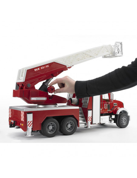 BRUDER - CAMION DE POMPIERI MACK GRANITE CU SCARA, POMPA DE APA