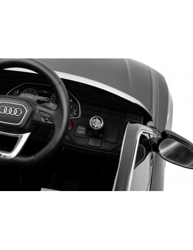 Masinuta electrica cu telecomanda Toyz AUDI Q8 RS