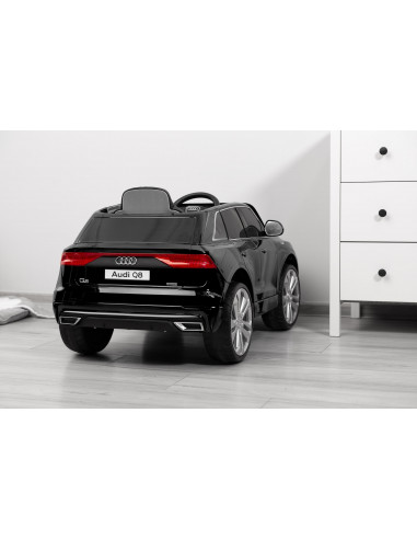 Masinuta electrica cu telecomanda Toyz AUDI Q8 RS