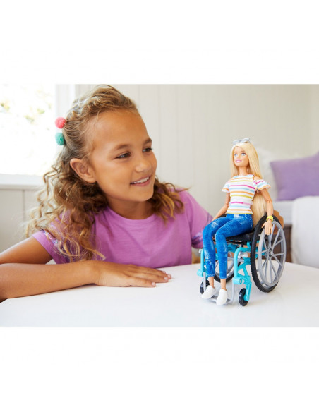 Papusa Barbie by Mattel Fashionistas papusa in scaun cu rotile