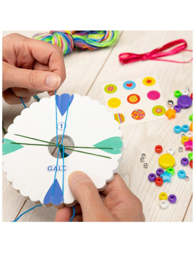 Friendship Bracelets,1004393