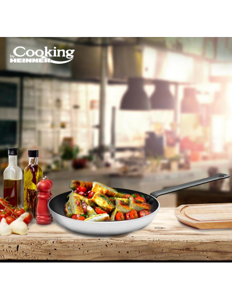"PROFESSIONAL FRYING PAN 20x4.5 CM. Material: pressed aluminum "PROFESSIONAL FRYING PAN 20x4.5 CM. Material: pressed aluminum