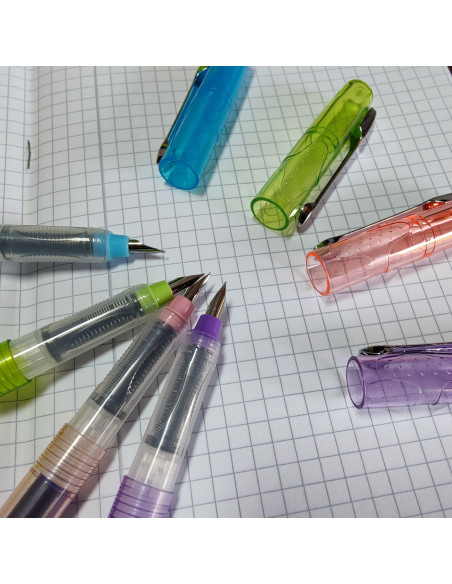 Stilou Ecada Straveziu cu penita ascunsa Marime F - 93102,93102