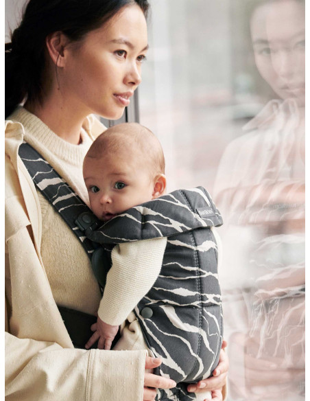 BabyBjorn - Marsupiu anatomic cu multiple pozitii de purtare