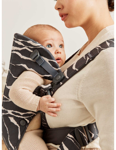 BabyBjorn - Marsupiu anatomic cu multiple pozitii de purtare