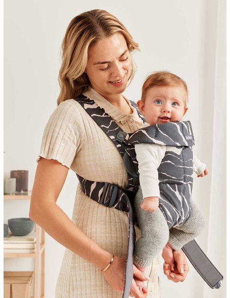 BabyBjorn - Marsupiu anatomic cu multiple pozitii de purtare