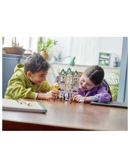 LEGO Friends, Scoala de Arta a Emmei, 41711, 844 piese,41711