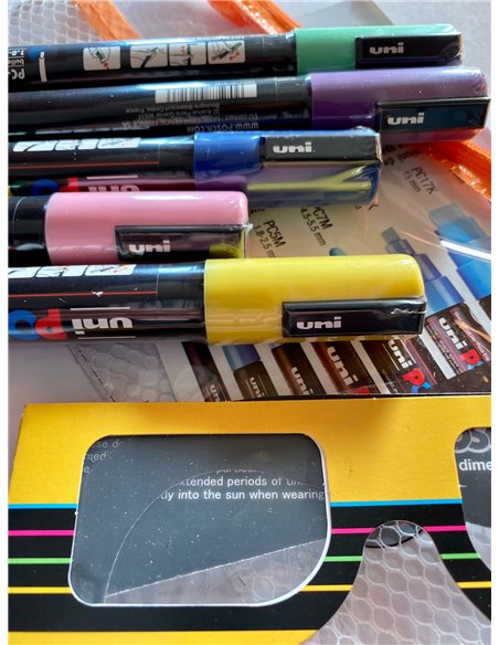 Set 5 markere UNI POSCA PC-3M, 0.9-1.3mm + Ochelari 3D si Stikere
