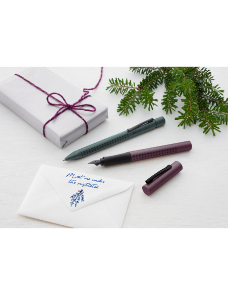 FC140870,Stilou grip 2011 berry f faber-castell