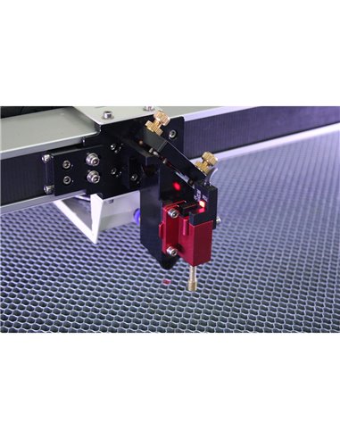 Echipament compact de tip desktop pentru gravare/taiere cu laser AEON MIRA 7