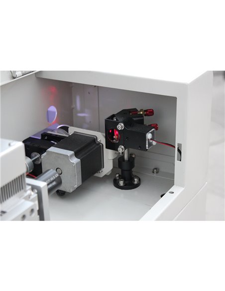 Echipament compact de tip desktop pentru gravare/taiere cu laser AEON MIRA 7