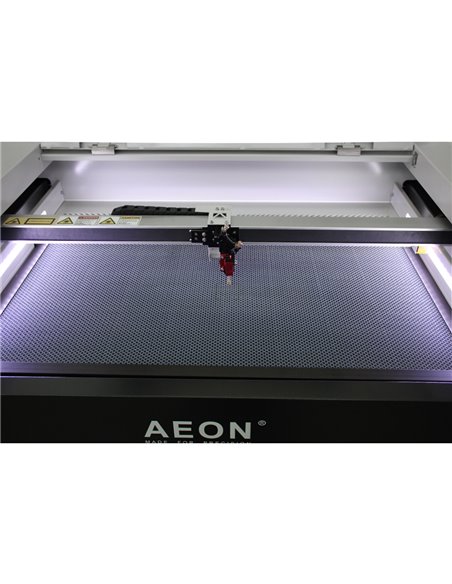 Echipament compact de tip desktop pentru gravare/taiere cu laser AEON MIRA 7