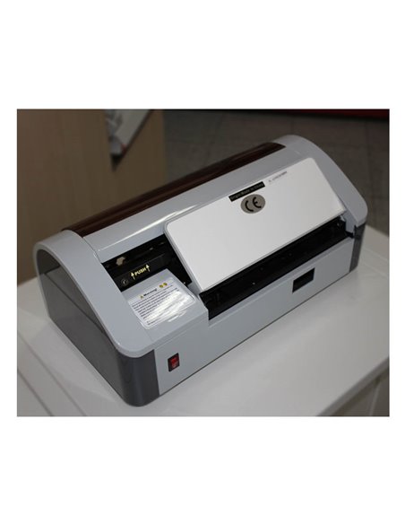 Echipament pentru taiat carti de vizita UNITEC, SSB-001 Echipament pentru taiat carti de vizita UNITEC, SSB-001