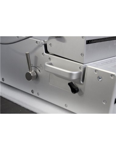 Echipament semiautomat pentru perforat documente cu ejectie automata a colii perforate SUPU SUPER360E
