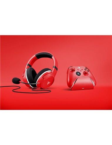 Bundle Razer Essential Duo pentru Xbox, contine Razer Kaira X pentru Xbox si charging stand pentru controller,