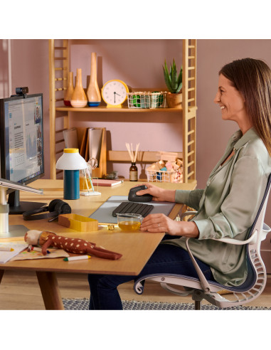 LOGITECH Lift Vertical Ergonomic Mouse - GRAPHITE   BLACK - 2.4GHZ BT - EMEA - ON+OFFLINE,B2C "910-006473" (include TV 0.18lei)