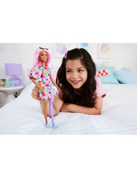 Papusa Barbie Fashionista Cu Par Roz Si Picior