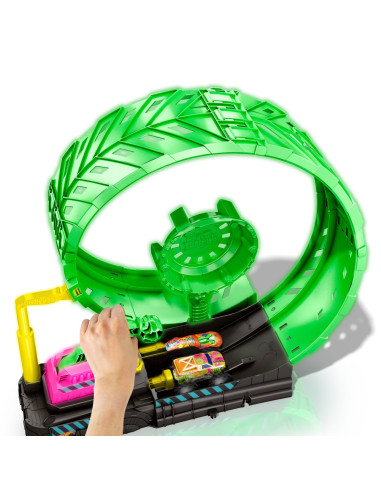 Hot Wheels Monster Truck Pista Cascadorilor In Bucla