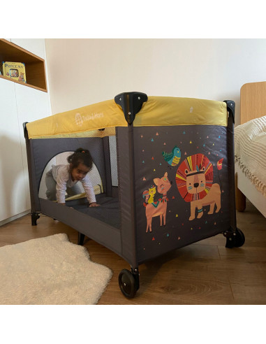 BN-921902,Petite&Mars - Patut pliant cu un nivel, Cu intrare laterala cu fermoar, 2 roti, 120x60 cm, Conform cu standardele euro