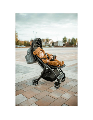 BN-LO-JULIE_ONE_BLACK,Lionelo - Carucior sport Julie One, De la nastere, Cu accesorii, Cadru din aluminiu, 0-22 kg, Conform cu s