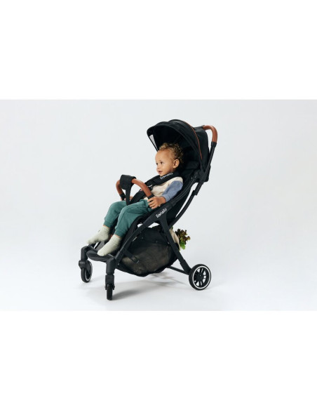 BN-LO-JULIE_ONE_BLACK,Lionelo - Carucior sport Julie One, De la nastere, Cu accesorii, Cadru din aluminiu, 0-22 kg, Conform cu s