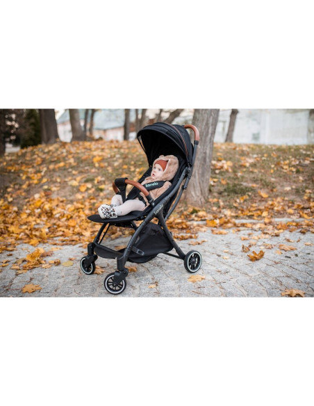 BN-LO-JULIE_ONE_BLACK,Lionelo - Carucior sport Julie One, De la nastere, Cu accesorii, Cadru din aluminiu, 0-22 kg, Conform cu s