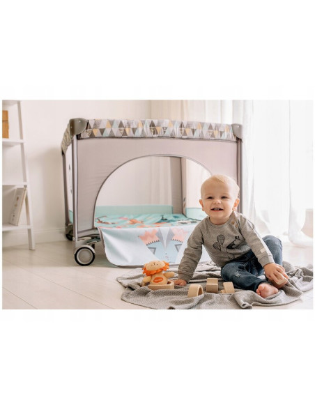 BN-LO-SOFIE_BLUE_SKY,Lionelo - Tarc de joaca Lene, Cu roti, Cu intrare laterala cu fermoar, 100 x 100 cm, Conform cu standardul 