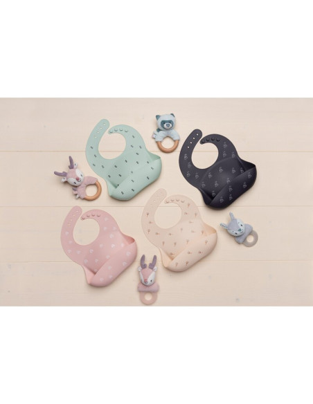 BN-706113,Petite&Mars - Baveta moale Sam, Din silicon, Cu rezervor, Fara BPA, PVC si Ftalati, Dealuri Gri BN-706113,Petite&Mars - Baveta moale Sam, Din silicon, Cu rezervor, Fara BPA, PVC si Ftalati, Dealuri Gri