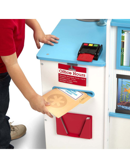 MD31800,Centru de joaca din lemn La Doctor - Melissa & Doug