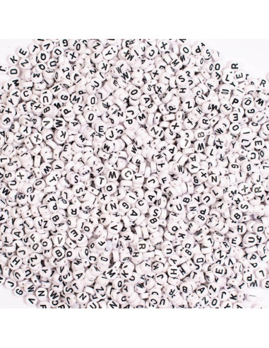PB2472006,Set 250 margele albe plate cu litere, diam 7.5 mm