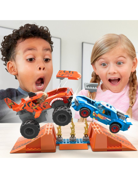 MTHKF88,Hot Wheels Monster Truck Mega Set Constructie Cursa Tiger Shark Chomp