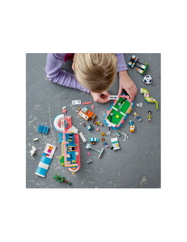 41744,LEGO Friends, Centru sportiv, 41744, 832 piese
