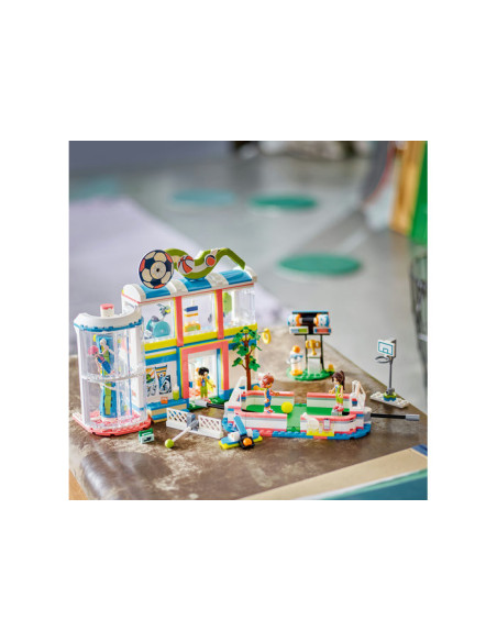 41744,LEGO Friends, Centru sportiv, 41744, 832 piese