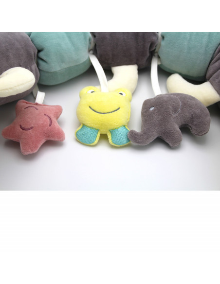 UP-bj_6752,Protectie laterala multifunctionala cu jucarii din plus BabyJem Caterpilar (Culoare: Roz)