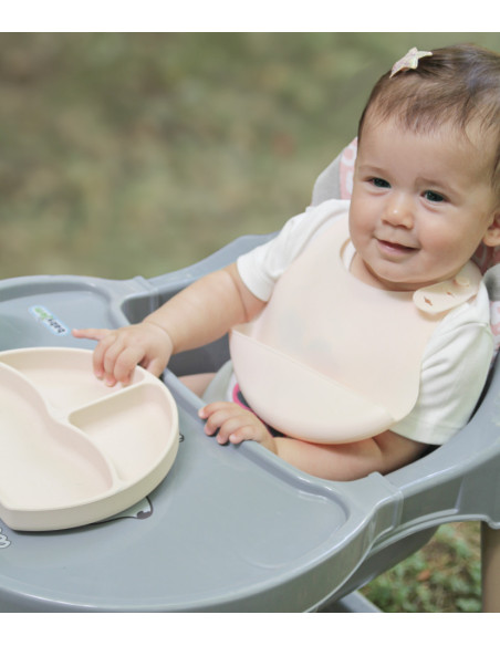 UP-bj_7283,Set diversificare 4 piese din silicon BabyJem: bavetica, farfurie, lingurita si pahar (Culoare: Ecru)