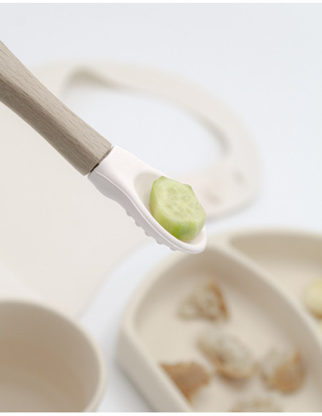 UP-bj_7284,Set diversificare 4 piese din silicon BabyJem: bavetica, farfurie, lingurita si pahar (Culoare: Vernil)