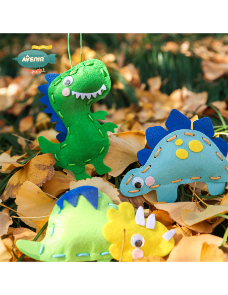 CH211798,Set creativ de cusut cu tehnica siretului - Primul meu Pandantiv Dinozauri, nivel 1