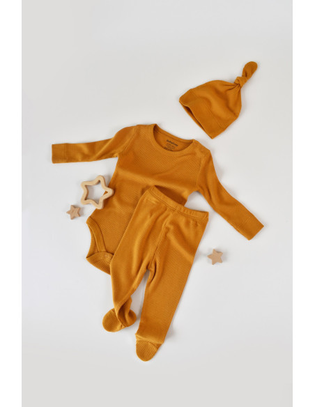 UP-BC-CSYM23500-0,Set 3 piese: body cu maneca lunga, panataloni lungi cu botosei si caciulita din bumbac organic si modal - Must