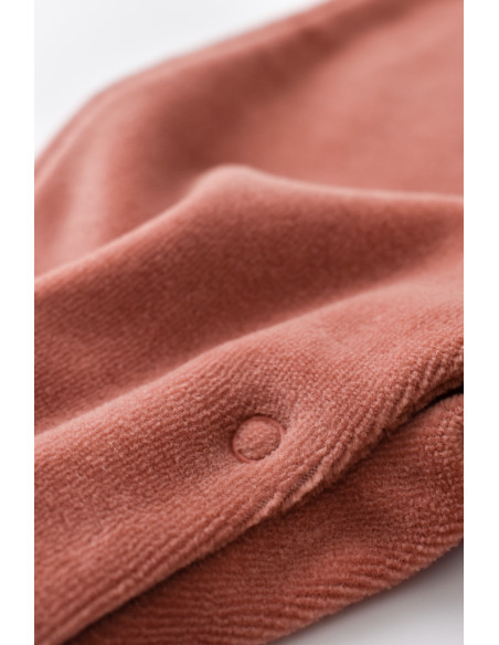 UP-BC-CSYK6013-0,Salopeta Ursulet cu maneca lunga si botosei din 80%bumbac organic si 20% poliester - Caramiziu, Baby Cosy