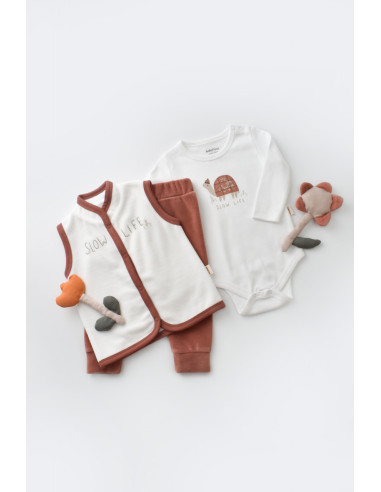 UP-BC-CSYK6026-3,Set 3 piese Broscuta cu body, pantalonasi si vestuta din 80%bumbac organic si 20% poliester - Caramiziu, Baby C