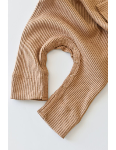 UP-BC-CSYM11414-0,Salopeta cu maneca lunga si panataloni lungi din bumbac organic si modal - Maro