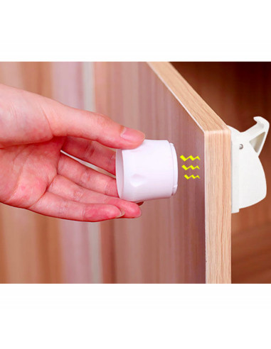 UP-bj_632,Set 3 sigurante magnetice pentru usi de dulapuri si sertare BabyJem UP-bj_632,Set 3 sigurante magnetice pentru usi de dulapuri si sertare BabyJem